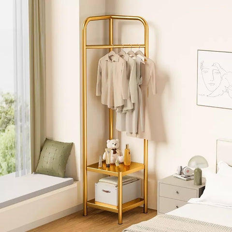 Le porte-manteau dans un hall d’hôtel ou chambre d’hôte
